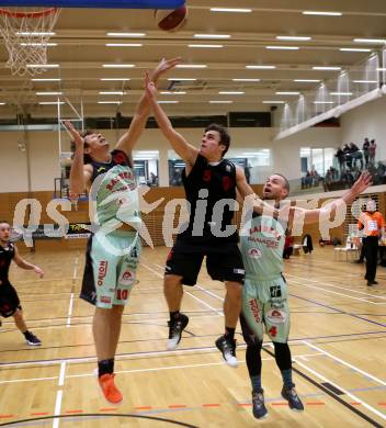 Basketball 2. Bundesliga. Grunddurchgang. 14. Runde. Villach Raiders gegen Mistelbach Mustangs. Simon Finzgar, Timi Huber (Villach), Paul Isbetcherian  (Mistelbach Mustangs). Villach, am 7.1.2018.
Foto: Kuess

---
pressefotos, pressefotografie, kuess, qs, qspictures, sport, bild, bilder, bilddatenbank