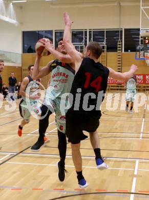 Basketball 2. Bundesliga. Grunddurchgang. 14. Runde. Villach Raiders gegen Mistelbach Mustangs. Marko Jurica (Villach), Vladimir Sismilich (Mistelbach). Villach, am 7.1.2018.
Foto: Kuess

---
pressefotos, pressefotografie, kuess, qs, qspictures, sport, bild, bilder, bilddatenbank