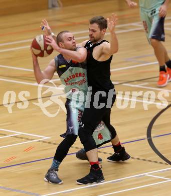 Basketball 2. Bundesliga. Grunddurchgang. 14. Runde. Villach Raiders gegen Mistelbach Mustangs. Timi Huber, (Villach), Laurenz Heindl  (Mistelbach Mustangs). Villach, am 7.1.2018.
Foto: Kuess

---
pressefotos, pressefotografie, kuess, qs, qspictures, sport, bild, bilder, bilddatenbank