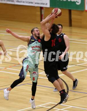 Basketball 2. Bundesliga. Grunddurchgang. 14. Runde. Villach Raiders gegen Mistelbach Mustangs. Julian Hartl, (Villach), Ondrej Dygryn  (Mistelbach Mustangs). Villach, am 7.1.2018.
Foto: Kuess

---
pressefotos, pressefotografie, kuess, qs, qspictures, sport, bild, bilder, bilddatenbank