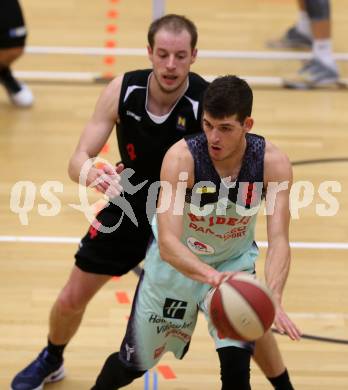 Basketball 2. Bundesliga. Grunddurchgang. 14. Runde. Villach Raiders gegen Mistelbach Mustangs. Marko Jurica, (Villach), Vladimir Sismilich (Mistelbach Mustangs). Villach, am 7.1.2018.
Foto: Kuess

---
pressefotos, pressefotografie, kuess, qs, qspictures, sport, bild, bilder, bilddatenbank