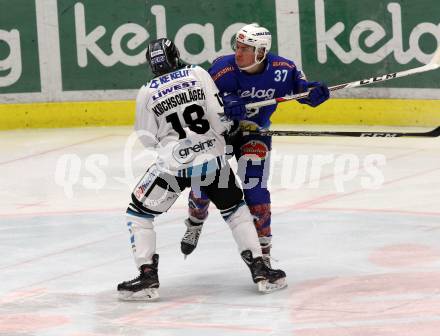 EBEL. Eishockey Bundesliga. EC VSV gegen EHC Liwest Black Wings Linz. Christof Kromp, (VSV), Erik Kirchschlaeger  (Linz). Villach, am 19.1.2018.
Foto: Kuess 


---
pressefotos, pressefotografie, kuess, qs, qspictures, sport, bild, bilder, bilddatenbank