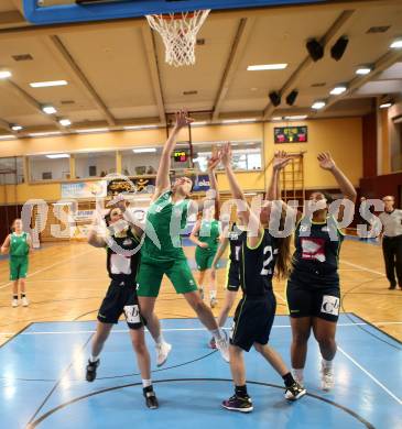 Basketball 2. Bundesliga Frauen. KOS Flames Celovec gegen BK Mattersburg Rocks. Patricia Struhar (KOS) Romina Fliesser (Mattersburg). Klagenfurt, am 20.1.2018.
Foto: Kuess
---
pressefotos, pressefotografie, kuess, qs, qspictures, sport, bild, bilder, bilddatenbank