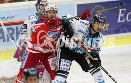 EBEL. Eishockey Bundesliga. KAC gegen 	EHC Liwest Black Wings Linz. Andrew Jacob Lozek,  (KAC), Mario Altmann (Linz). Klagenfurt, am 21.1.2018.
Foto: Kuess

---
pressefotos, pressefotografie, kuess, qs, qspictures, sport, bild, bilder, bilddatenbank