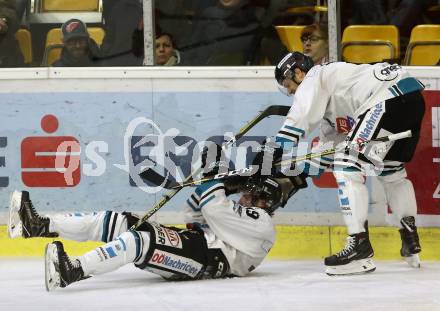 EBEL. Eishockey Bundesliga. KAC gegen 	EHC Liwest Black Wings Linz. Torjubel Joel Broda, Rick Schofield (Linz). Klagenfurt, am 21.1.2018.
Foto: Kuess

---
pressefotos, pressefotografie, kuess, qs, qspictures, sport, bild, bilder, bilddatenbank