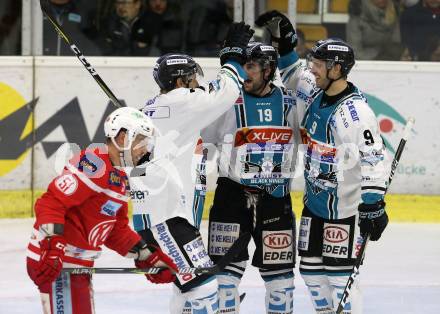 EBEL. Eishockey Bundesliga. KAC gegen 	EHC Liwest Black Wings Linz. Torjubel Joel Broda, Rick Schofield, Kevin Moderer (Linz). Klagenfurt, am 21.1.2018.
Foto: Kuess

---
pressefotos, pressefotografie, kuess, qs, qspictures, sport, bild, bilder, bilddatenbank