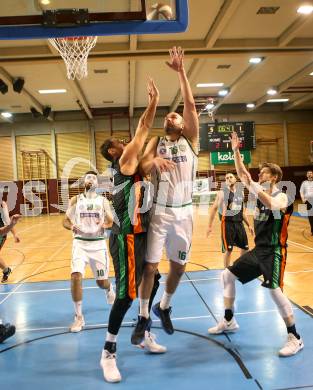 Basketball 2. Bundesliga. Grunddurchgang. 16. Runde. KOS Celovec gegen Basket Flames. Vjeran Soldo (KOS), Fuad Memcic (Basket Flames). Klagenfurt, am 20.1.2018.
Foto: Kuess
---
pressefotos, pressefotografie, kuess, qs, qspictures, sport, bild, bilder, bilddatenbank