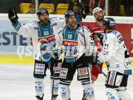 EBEL. Eishockey Bundesliga. KAC gegen 	EHC Liwest Black Wings Linz. Torjubel Joel Broda, Dan Dasilva, Philipp Lukas (Linz). Klagenfurt, am 21.1.2018.
Foto: Kuess

---
pressefotos, pressefotografie, kuess, qs, qspictures, sport, bild, bilder, bilddatenbank