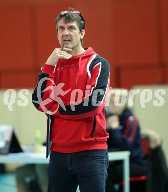 Volleyball 2. Bundesliga Frauen. VBK Woerthersee Loewen Klagenfurt gegen Volleys Brueckl. Trainer Wolfgang Schmerlaib (Brueckl). Klagenfurt, am 20.1.2018. 
Foto: Kuess
---
pressefotos, pressefotografie, kuess, qs, qspictures, sport, bild, bilder, bilddatenbank