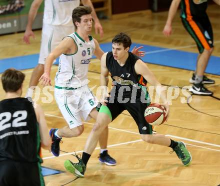 Basketball 2. Bundesliga. Grunddurchgang. 16. Runde. KOS Celovec gegen Basket Flames. Andi Smrtnik,  (KOS), Colin Fuchs-Robetin (Basket Flames). Klagenfurt, am 20.1.2018.
Foto: Kuess
---
pressefotos, pressefotografie, kuess, qs, qspictures, sport, bild, bilder, bilddatenbank