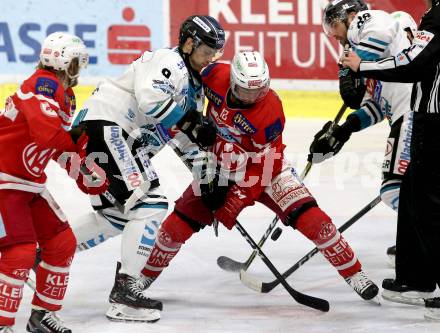 EBEL. Eishockey Bundesliga. KAC gegen 	EHC Liwest Black Wings Linz. Thomas Koch,  (KAC), Rick Schofield (Linz). Klagenfurt, am 21.1.2018.
Foto: Kuess

---
pressefotos, pressefotografie, kuess, qs, qspictures, sport, bild, bilder, bilddatenbank