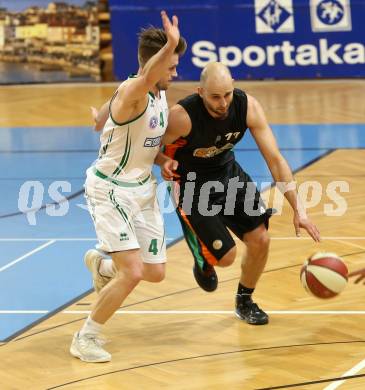 Basketball 2. Bundesliga. Grunddurchgang. 16. Runde. KOS Celovec gegen Basket Flames. Ziga Erculj, (KOS), Tobias Stadelmann  (Basket Flames). Klagenfurt, am 20.1.2018.
Foto: Kuess
---
pressefotos, pressefotografie, kuess, qs, qspictures, sport, bild, bilder, bilddatenbank