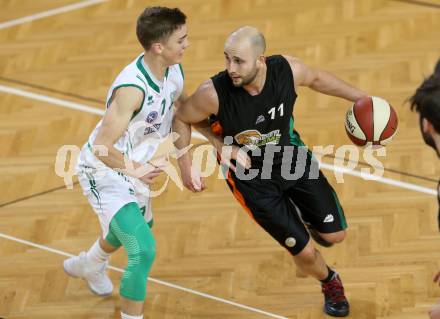 Basketball 2. Bundesliga. Grunddurchgang. 16. Runde. KOS Celovec gegen Basket Flames. Jan Razdevsek,  (KOS), Tobias Stadelmann (Basket Flames). Klagenfurt, am 20.1.2018.
Foto: Kuess
---
pressefotos, pressefotografie, kuess, qs, qspictures, sport, bild, bilder, bilddatenbank