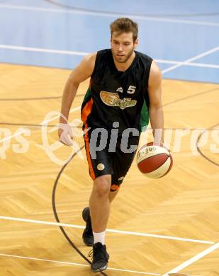 Basketball 2. Bundesliga. Grunddurchgang. 16. Runde. KOS Celovec gegen Basket Flames. Christian Kuenstner (Basket Flames). Klagenfurt, am 20.1.2018.
Foto: Kuess
---
pressefotos, pressefotografie, kuess, qs, qspictures, sport, bild, bilder, bilddatenbank