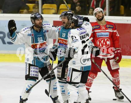 EBEL. Eishockey Bundesliga. KAC gegen 	EHC Liwest Black Wings Linz. Torjubel Joel Broda, Dan Dasilva, Philipp Lukas (Linz). Klagenfurt, am 21.1.2018.
Foto: Kuess

---
pressefotos, pressefotografie, kuess, qs, qspictures, sport, bild, bilder, bilddatenbank