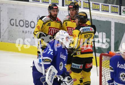 EBEL. Eishockey Bundesliga. EC VSV gegen Vienna Capitals. Torjubel Riley Holzapfel, Jerry Pollastrone, Rafael Rotter (Vienna Capitals). Villach, am 26.1.2018.
Foto: Kuess 


---
pressefotos, pressefotografie, kuess, qs, qspictures, sport, bild, bilder, bilddatenbank