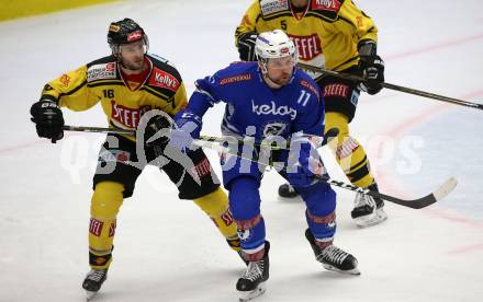 EBEL. Eishockey Bundesliga. EC VSV gegen Vienna Capitals. Ben Walter, (VSV), Macgregor Sharp  (Vienna Capitals). Villach, am 26.1.2018.
Foto: Kuess 


---
pressefotos, pressefotografie, kuess, qs, qspictures, sport, bild, bilder, bilddatenbank