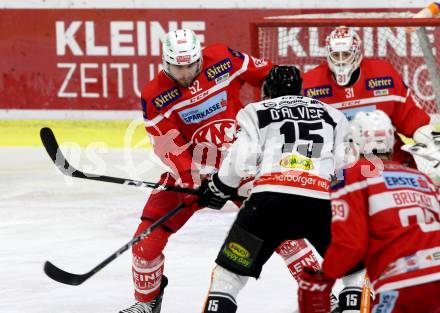 EBEL. Eishockey Bundesliga. KAC gegen 	Dornbirn Bulldogs. Christoph Duller, (KAC), Christopher DAlvise  (Dornbirn). Klagenfurt, am 26.1.2018.
Foto: Kuess

---
pressefotos, pressefotografie, kuess, qs, qspictures, sport, bild, bilder, bilddatenbank