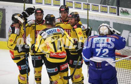 EBEL. Eishockey Bundesliga. EC VSV gegen Vienna Capitals. Torjubel Riley Holzapfel, Jerry Pollastrone, Rafael Rotter, Patrick Peter (Vienna Capitals). Villach, am 26.1.2018.
Foto: Kuess 


---
pressefotos, pressefotografie, kuess, qs, qspictures, sport, bild, bilder, bilddatenbank