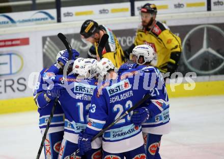 EBEL. Eishockey Bundesliga. EC VSV gegen Vienna Capitals. Torjubel Ben Walter, Miha Stebih, Nikolas Petrik, Benjamin Petrik, Markus Schlacher (VSV). Villach, am 26.1.2018.
Foto: Kuess 


---
pressefotos, pressefotografie, kuess, qs, qspictures, sport, bild, bilder, bilddatenbank