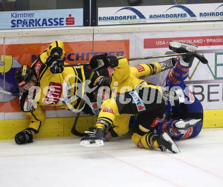 EBEL. Eishockey Bundesliga. EC VSV gegen Vienna Capitals. Ryan Glenn, (VSV), Philippe Lakos, Rafael Rotter (Vienna Capitals). Villach, am 26.1.2018.
Foto: Kuess 


---
pressefotos, pressefotografie, kuess, qs, qspictures, sport, bild, bilder, bilddatenbank