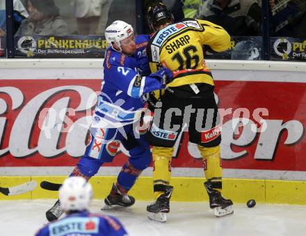 EBEL. Eishockey Bundesliga. EC VSV gegen Vienna Capitals. Nico Brunner,  (VSV), MacGregor Sharp (Vienna Capitals). Villach, am 26.1.2018.
Foto: Kuess 


---
pressefotos, pressefotografie, kuess, qs, qspictures, sport, bild, bilder, bilddatenbank