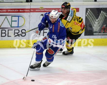 EBEL. Eishockey Bundesliga. EC VSV gegen Vienna Capitals. Stefan Bacher,  (VSV), Riley Holzapfel (Vienna Capitals). Villach, am 26.1.2018.
Foto: Kuess 


---
pressefotos, pressefotografie, kuess, qs, qspictures, sport, bild, bilder, bilddatenbank