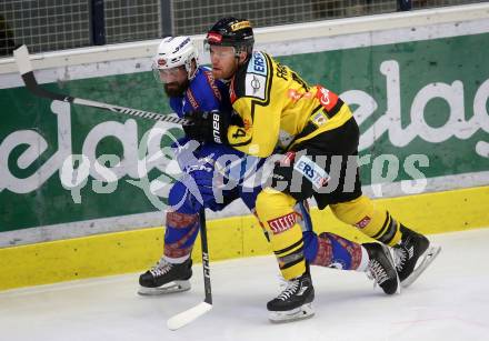 EBEL. Eishockey Bundesliga. EC VSV gegen Vienna Capitals. Nikolas Petrik,  (VSV), Jamie Fraser (Vienna Capitals). Villach, am 26.1.2018.
Foto: Kuess 


---
pressefotos, pressefotografie, kuess, qs, qspictures, sport, bild, bilder, bilddatenbank