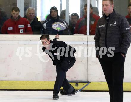 Stocksport. Eisschiessen. Kaerntner Meisterschaften. Bernhard Kogler (SPG St. Stefan/Lav.-Glantal Liebenfels/Lach 1). Klagenfurt, am 4.2.2018.
Foto: Kuess
---
pressefotos, pressefotografie, kuess, qs, qspictures, sport, bild, bilder, bilddatenbank