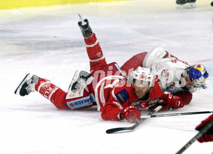 EBEL. Eishockey Bundesliga. KAC gegen 	Redbull Salzburg. Johannes Bischofberger (KAC), Heinrich Dominique (Salzburg). Klagenfurt, am 4.2.2018.
Foto: Kuess

---
pressefotos, pressefotografie, kuess, qs, qspictures, sport, bild, bilder, bilddatenbank