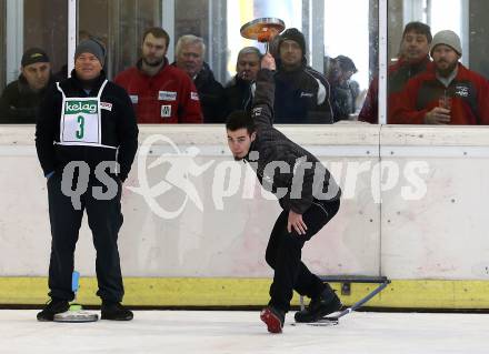 Stocksport. Eisschiessen. Kaerntner Meisterschaften. Benjamin Fillafer (EK Deurotherm Feldkirchen 1). Klagenfurt, am 4.2.2018.
Foto: Kuess
---
pressefotos, pressefotografie, kuess, qs, qspictures, sport, bild, bilder, bilddatenbank