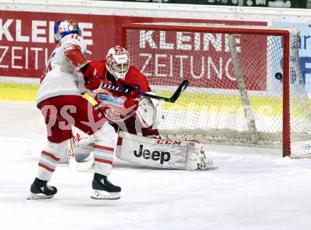 EBEL. Eishockey Bundesliga. KAC gegen 	Redbull Salzburg. David Madlener (KAC), Raphael Herburger  (Salzburg). Klagenfurt, am 4.2.2018.
Foto: Kuess

---
pressefotos, pressefotografie, kuess, qs, qspictures, sport, bild, bilder, bilddatenbank