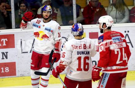 EBEL. Eishockey Bundesliga. KAC gegen 	Redbull Salzburg. Torjubel Raphael Herburger, Ryan Duncan (Salzburg). Klagenfurt, am 4.2.2018.
Foto: Kuess

---
pressefotos, pressefotografie, kuess, qs, qspictures, sport, bild, bilder, bilddatenbank