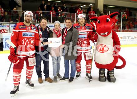 EBEL. Eishockey Bundesliga. KAC gegen 	Redbull Salzburg. Spieler des Abends. Martin Schumnig, Manuel Geier (KAC). Klagenfurt, am 4.2.2018.
Foto: Kuess

---
pressefotos, pressefotografie, kuess, qs, qspictures, sport, bild, bilder, bilddatenbank