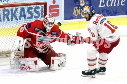 EBEL. Eishockey Bundesliga. KAC gegen 	Redbull Salzburg. David Madlener(KAC), Raphael Herburger (Salzburg). Klagenfurt, am 4.2.2018.
Foto: Kuess

---
pressefotos, pressefotografie, kuess, qs, qspictures, sport, bild, bilder, bilddatenbank