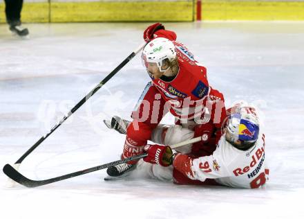 EBEL. Eishockey Bundesliga. KAC gegen 	Redbull Salzburg. Johannes Bischofberger (KAC), Heinrich Dominique (Salzburg). Klagenfurt, am 4.2.2018.
Foto: Kuess

---
pressefotos, pressefotografie, kuess, qs, qspictures, sport, bild, bilder, bilddatenbank
