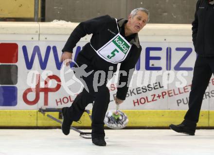 Stocksport. Eisschiessen. Kaerntner Meisterschaften. Robert Wetl (EV Seigbichl). Klagenfurt, am 4.2.2018.
Foto: Kuess
---
pressefotos, pressefotografie, kuess, qs, qspictures, sport, bild, bilder, bilddatenbank