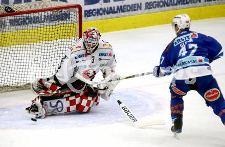 EBEL. Eishockey Bundesliga. EC VSV gegen HC Orli Znojmo. Ryan Glenn (VSV), Marek Schwarz (Znaim). Villach, am 8.2.2018.
Foto: Kuess 


---
pressefotos, pressefotografie, kuess, qs, qspictures, sport, bild, bilder, bilddatenbank