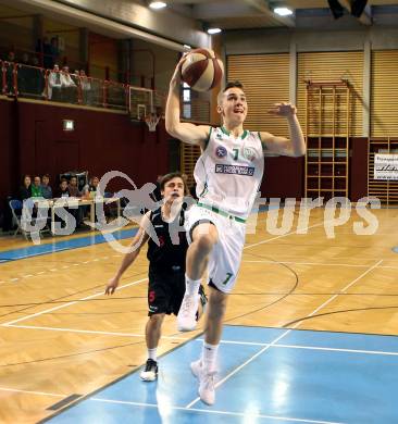 Basketball 2. Bundesliga. Grunddurchgang. 18. Runde. KOS Celovec gegen Mistelbach Mustangs.  Jan Razdevsek (KOS), Paul Isbetcherian (Mistelbach). Klagenfurt, am 11.2.2018.
Foto: Kuess
---
pressefotos, pressefotografie, kuess, qs, qspictures, sport, bild, bilder, bilddatenbank