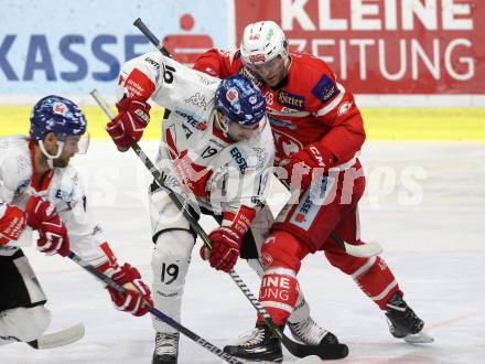 EBEL. Eishockey Bundesliga. KAC gegen 	HC TWK Innsbruck. Jullian Talbot,  (KAC), Tyler Spurgeon (Innsbruck). Klagenfurt, am 11.2.2018.
Foto: Kuess

---
pressefotos, pressefotografie, kuess, qs, qspictures, sport, bild, bilder, bilddatenbank