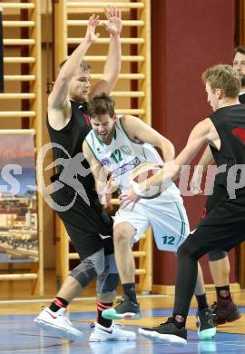 Basketball 2. Bundesliga. Grunddurchgang. 18. Runde. KOS Celovec gegen Mistelbach Mustangs. Christian Erschen (KOS), Michal Semerad (Mistelbach). Klagenfurt, am 11.2.2018.
Foto: Kuess
---
pressefotos, pressefotografie, kuess, qs, qspictures, sport, bild, bilder, bilddatenbank