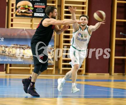Basketball 2. Bundesliga. Grunddurchgang. 18. Runde. KOS Celovec gegen Mistelbach Mustangs. Ziga Erculj (KOS), Ondrej Dygryn (Mistelbach). Klagenfurt, am 11.2.2018.
Foto: Kuess
---
pressefotos, pressefotografie, kuess, qs, qspictures, sport, bild, bilder, bilddatenbank
