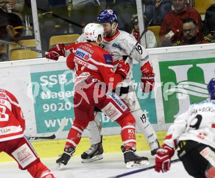 EBEL. Eishockey Bundesliga. KAC gegen 	HC TWK Innsbruck. Ramon Schnetzer,  (KAC), Tyler Spurgeon (Innsbruck). Klagenfurt, am 11.2.2018.
Foto: Kuess

---
pressefotos, pressefotografie, kuess, qs, qspictures, sport, bild, bilder, bilddatenbank