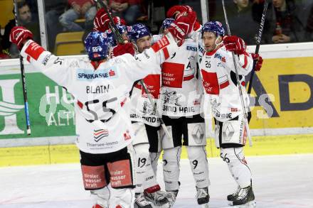 EBEL. Eishockey Bundesliga. KAC gegen 	HC TWK Innsbruck. Torjubel John Lammers, Lubomir Stach, Jeremie Ouelette Blain (Innsbruck). Klagenfurt, am 11.2.2018.
Foto: Kuess

---
pressefotos, pressefotografie, kuess, qs, qspictures, sport, bild, bilder, bilddatenbank