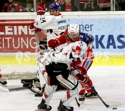 EBEL. Eishockey Bundesliga. KAC gegen 	HC TWK Innsbruck. Manuel Geier,  (KAC), Andrew Yogan (Innsbruck). Klagenfurt, am 11.2.2018.
Foto: Kuess

---
pressefotos, pressefotografie, kuess, qs, qspictures, sport, bild, bilder, bilddatenbank