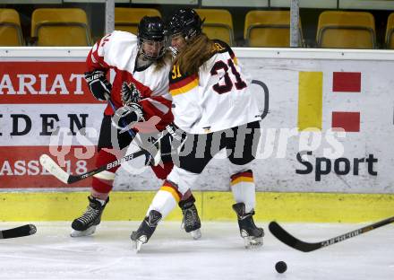 Eishockey Laenderspiel Oesterreich gegen Deutschland. Damen. Woerthersee Trophy. Jennifer Pesendorfer, (Oesterreich), Franziska Brendel  (Deutschland). Klagenfurt, am 16.2.2018.
Foto: Kuess

---
pressefotos, pressefotografie, kuess, qs, qspictures, sport, bild, bilder, bilddatenbank