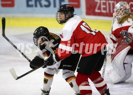 Eishockey Laenderspiel Oesterreich gegen Deutschland. Damen. Woerthersee Trophy. Alessandra Lopez, (Oesterreich), Marie Delarbre  (Deutschland). Klagenfurt, am 16.2.2018.
Foto: Kuess

---
pressefotos, pressefotografie, kuess, qs, qspictures, sport, bild, bilder, bilddatenbank