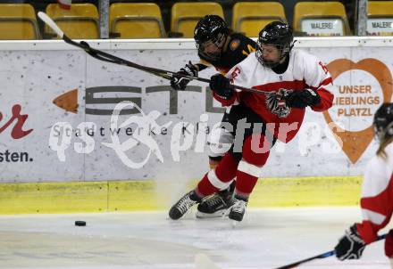 Eishockey Laenderspiel Oesterreich gegen Deutschland. Woerthersee Trophy. Damen. Laura Lueftenegger, (Oesterreich), Carina Strobel  (Deutschland). Klagenfurt, am 16.2.2018.
Foto: Kuess

---
pressefotos, pressefotografie, kuess, qs, qspictures, sport, bild, bilder, bilddatenbank