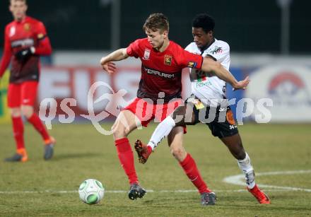 Fussball tipico Bundesliga. RZ Pellets WAC gegen FC Flyeralarm Admira.  Majeed Ashimeru,  (WAC), Sasa Kalajdzic (Admira). Wolfsberg, am 17.2.2018.
Foto: Kuess

---
pressefotos, pressefotografie, kuess, qs, qspictures, sport, bild, bilder, bilddatenbank