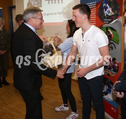 Radsport. Landeshauptmann Peter Kaiser, Alexander Gehbauer. Bundesportheim Faak am See, am 6.12.2017.
Foto: Kuess
---
pressefotos, pressefotografie, kuess, qs, qspictures, sport, bild, bilder, bilddatenbank